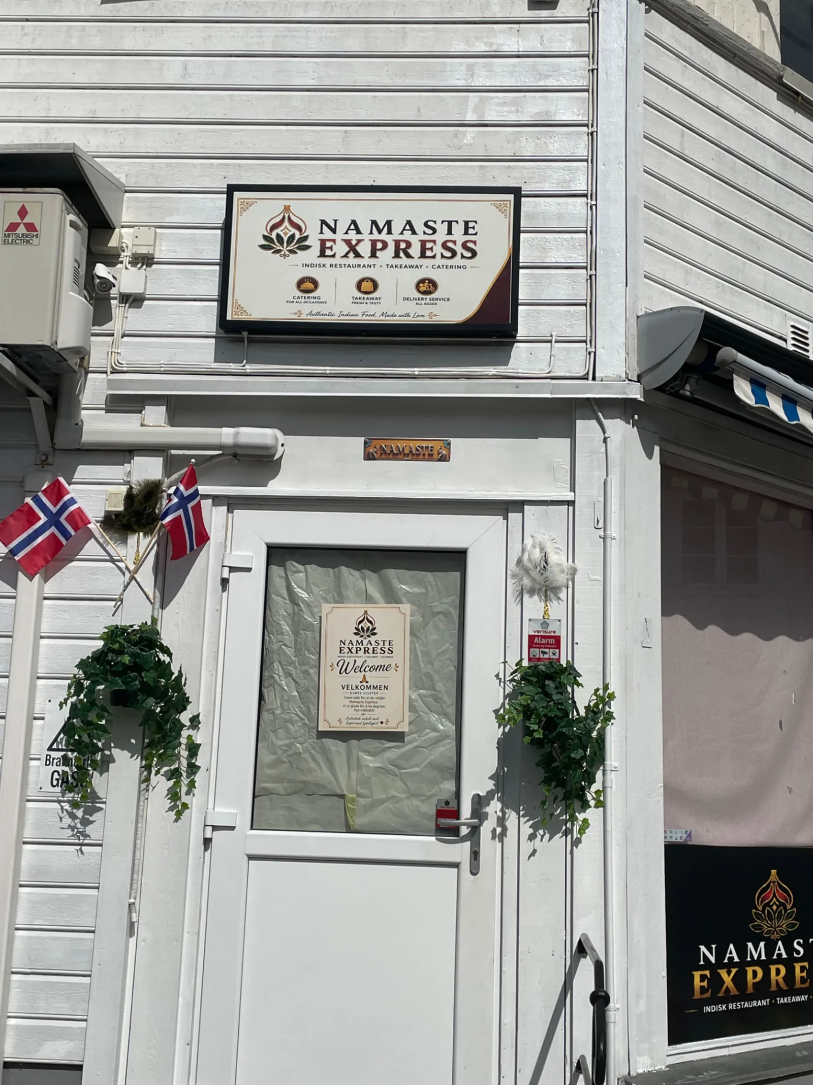 Namaste Express Indian Restaurant entrance in Grimstad